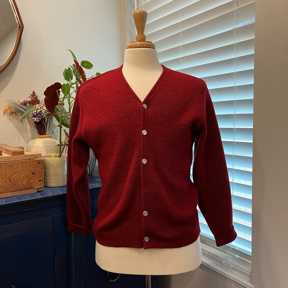 Made in Canada 100% virgin wool red sweater Jantzen M